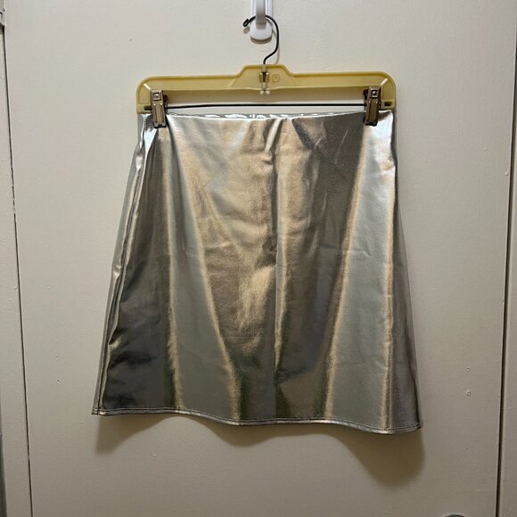 Reneec. Metallic Silver Mini Skirt with slit - Size Medium NWT - Picture 2 of 9